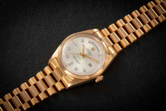 ROLEX, DAY-DATE REF. 1802, A RARE GOLD AND DIAMOND-SET AUTOMATIC WRISTWATCH MADE FOR SULTAN QABOOS OF OMAN - Foto 2