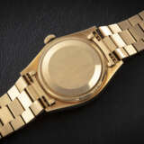 ROLEX, DAY-DATE REF. 18038, A GOLD AUTOMATIC WRISTWATCH MADE FOR SULTAN QABOOS OF OMAN - Foto 3