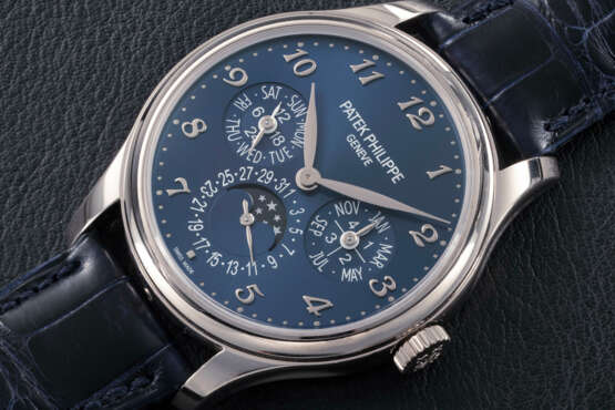 PATEK PHILIPPE, REF. 5327G-001, A GOLD PERPETUAL CALENDAR WRISTWATCH WITH A SET OF LUXURY ACCESSORIES - фото 1