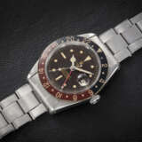 ROLEX, GMT-MASTER REF. 6542 ‘BAKELITE’, A RARE STEEL AUTOMATIC TWO TIME WRISTWATCH - Foto 2