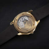 PATEK PHILIPPE, AQUANAUT REF. 5065J, A GOLD AUTOMATIC WRISTWATCH - фото 3