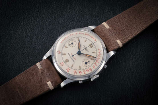 UNIVERSAL GENEVE, MEDICO-COMPAX “HERMÈS” REF. 22492, A STEEL CHRONOGRAPH WITH PULSOMETER DIAL - photo 2