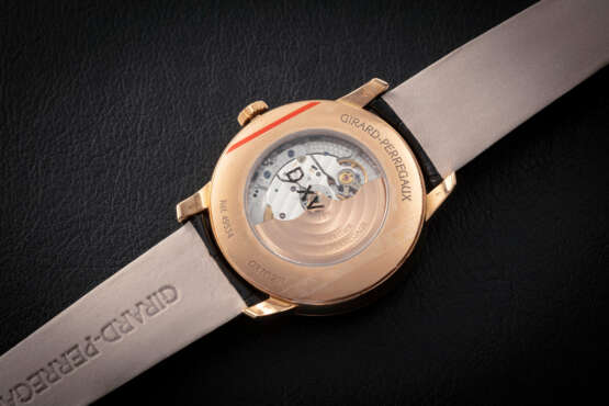 GIRARD-PERREGAUX, 1996 CLASSIC REF. 49534, AN AUTOMATIC GOLD WRISTWATCH WITH ENAMEL DIAL - фото 3