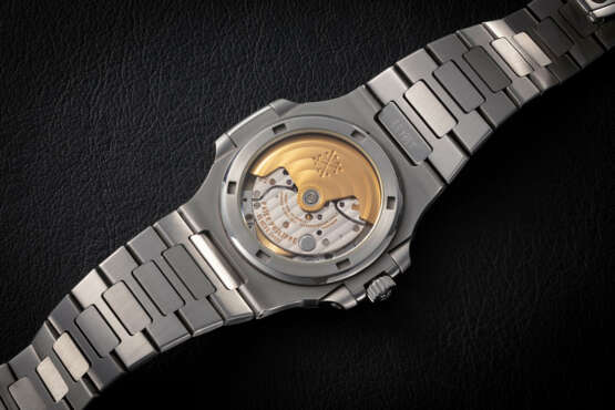 PATEK PHILIPPE, NAUTILUS REF. 5711/1A-001 ‘FIRST SERIES’, A STEEL AUTOMATIC WRISTWATCH - фото 3