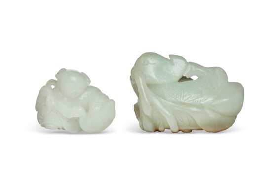 TWO SMALL WHITE JADE CARVINGS - photo 1