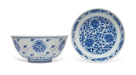A BLUE AND WHITE BOWL AND A BLUE AND WHITE DISH - photo 1