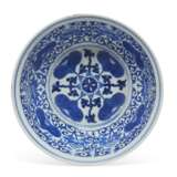 A FAMILLE ROSE AND BLUE AND WHITE `LOTUS' BOWL - photo 3