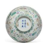 A FAMILLE ROSE AND BLUE AND WHITE `LOTUS' BOWL - photo 4