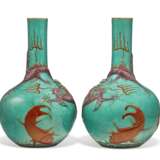 A PAIR OF FAMILLE ROSE MOLDED `DRAGON AND CARP’ BOTTLE VASES - фото 2