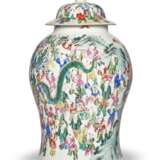 A LARGE FAMILLE ROSE BALUSTER JAR AND COVER - photo 2