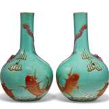 A PAIR OF FAMILLE ROSE MOLDED `DRAGON AND CARP’ BOTTLE VASES - фото 3
