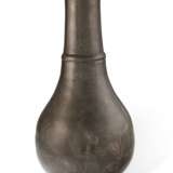 A LARGE SILVER-INLAID BRONZE VASE - photo 2