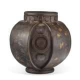 A SILVER-OVERLAY IRON VESSEL - фото 4
