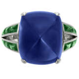 CARTIER SAPPHIRE, EMERALD AND DIAMOND RING - фото 1