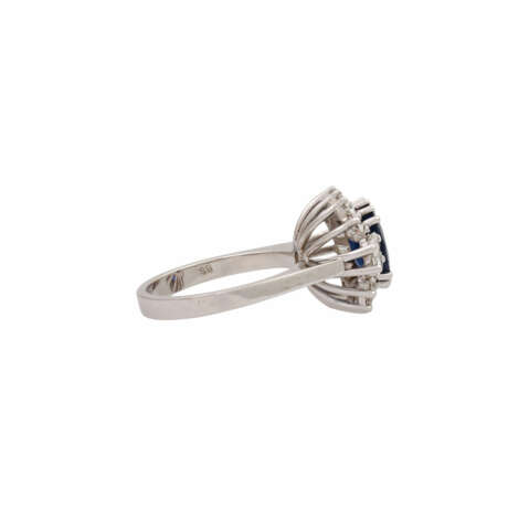 Ring mit Saphir und Diamanten zus. ca. 1 ct, - фото 3