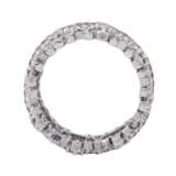 Ring rundum ausgefasst mit Diamanten von zus. ca. 4,5 ct, - Foto 6
