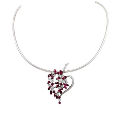 Collier mit Juwelenanhänger "Blatt" bes. mit Rubinen und Diamanten, - photo 1