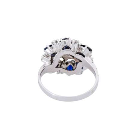 Ring mit Saphiren und Brillanten von zus. ca. 0,8 ct, - photo 4