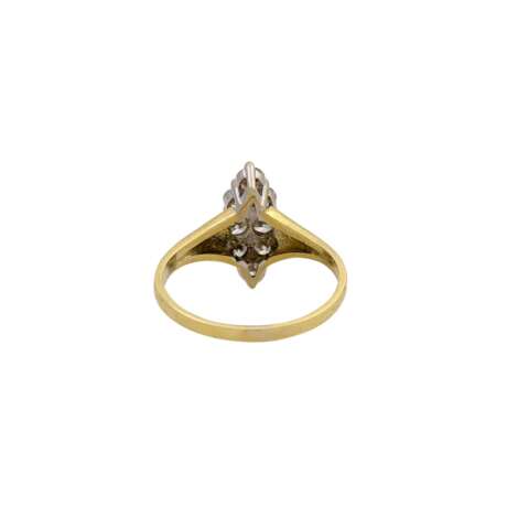 Ring in Schiffchenform mit 8 Brillanten, zus. ca. 0,76 ct, - фото 4