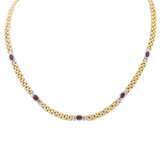 Collier mit 5 oval fac. Rubinen und 20 kl. Brillanten zus. ca. 0,21 ct, - фото 1