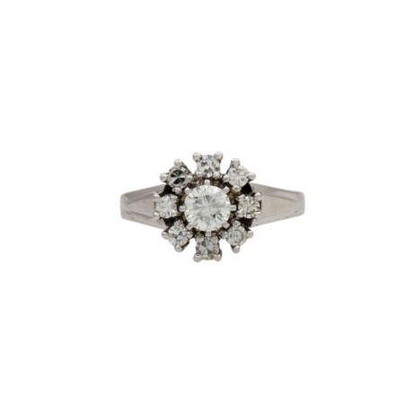 Ring mit Diamanten von zus. ca. 0,54 ct als Rosette angeordnet, - фото 2