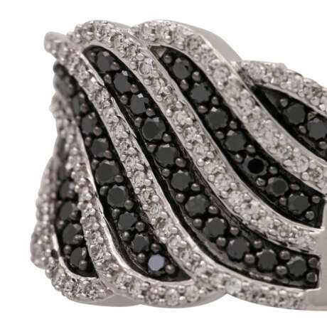 Ring mit schwarzen und weißen Diamanten, - photo 5
