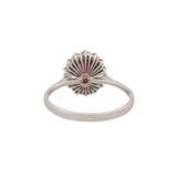 Klassischer Ring mit Rubin umgeben von Diamanten zus. ca. 0,3 ct, - Foto 4
