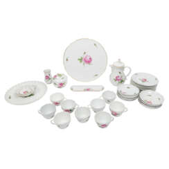 MEISSEN Kaffeeservice f. 9 Personen 'Rote Rose', 2. Wahl, überwiegend 1. Hälfte 20. Jh.