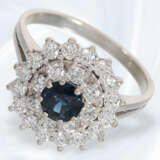 Ring: weißgoldener, sehr dekorativer und hochwertiger vintage Saphir/Brillant-Blütenring, ca. 0,96ct Brillanten - Foto 2