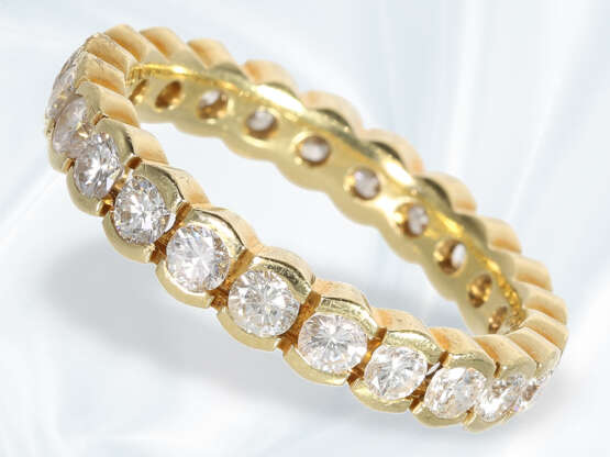 Ring: klassischer und solide gefertigter vintage Brillant/Memoire-Ring aus 18K Gold, ca. 1,38ct Brillanten - photo 1