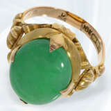 Sehr dekorativer antiker Goldring mit Jadeitcabochon, 18K Gelbgold - photo 3