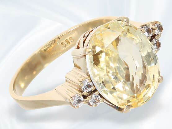 Ring: solide gearbeiteter vintage Goldschmiedering mit feinem gelben Saphir, ca.6,7ct - photo 1