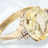 Ring: solide gearbeiteter vintage Goldschmiedering mit feinem gelben Saphir, ca.6,7ct - photo 1