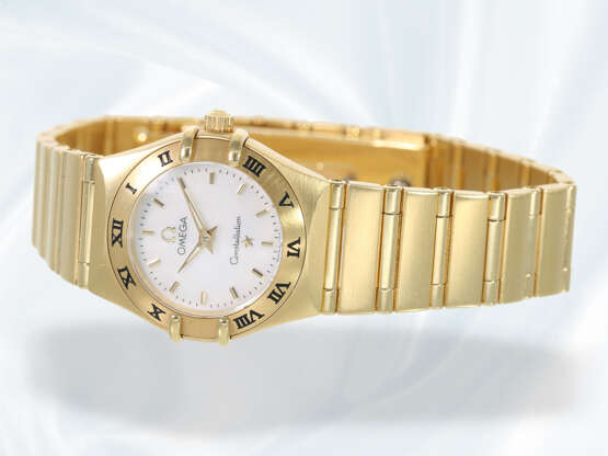 Armbanduhr: feine und hochwertige vintage Damen-Armbanduhr, Omega Constellation in Gold, Ref: 11627000 - фото 2