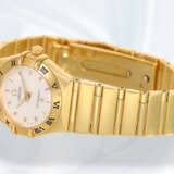 Armbanduhr: feine und hochwertige vintage Damen-Armbanduhr, Omega Constellation in Gold, Ref: 11627000 - Foto 3