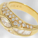 Ring/Ohrschmuck: dekoratives vintage Schmuckset aus Ring und Ohrclips mit Diamanten, insgesamt ca. 4,41ct, 18K Gold - Foto 3