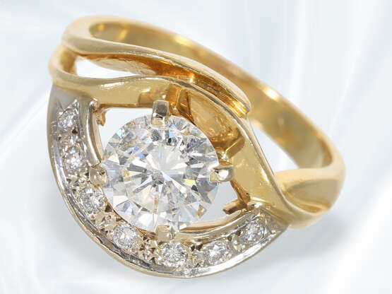 Ring: hochwertiger Goldschmiedering mit wertvollem Brillant, ca. 1,5ct - фото 1