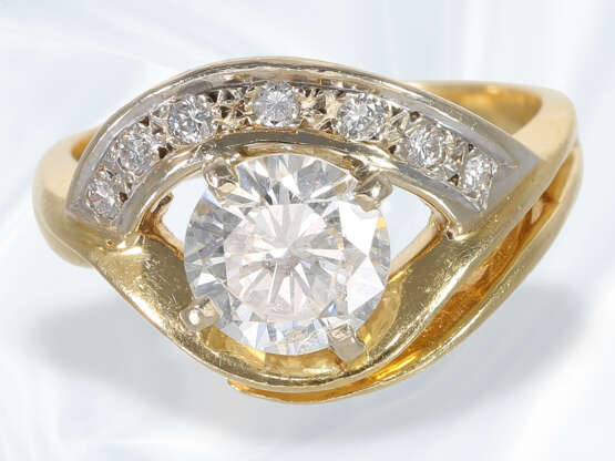 Ring: hochwertiger Goldschmiedering mit wertvollem Brillant, ca. 1,5ct - фото 2