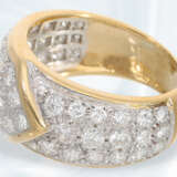 Ring: attraktiver und hochwertiger Goldschmiedering mit sehr feinem Brillantbesatz, ca. 2ct - Foto 2