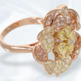 Ring: ungetragener, äußerst interessant gearbeiteter und moderner Designer-Brillant/Goldschmiedering in Blütenform, ca. 3,57ct Fancy Pink/Yellow - фото 5