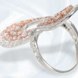 Ring: neuwertiger und sehr prunkvoll gestalteter Designer-Brillant/Goldschmiedering, ca. 4,09ct Brillanten "White & Pink" - фото 2