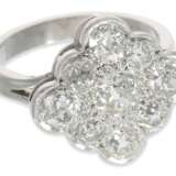 Ring: weißgoldener, sehr schöner und dekorativer Diamant-Goldschmiedering in antikem Stil, ca. 2,5ct, - фото 3