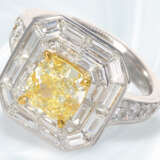 Sehr exklusiver Brillant/Diamant-Goldschmiedering mit einem gelben Fancy Diamanten von ca. 2,29ct, GIA-Report - photo 1