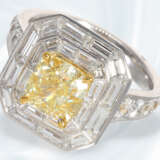 Sehr exklusiver Brillant/Diamant-Goldschmiedering mit einem gelben Fancy Diamanten von ca. 2,29ct, GIA-Report - фото 4