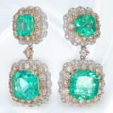 Sehr hochwertige Ohrringe mit Brillanten und besonders feinen Smaragden, ca. 11,94ct, 18K Weißgold, ungetragen - Foto 4