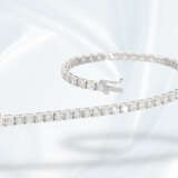 Armband: neuwertiges und hochwertiges Brillant-Tennisarmband, ca.8,67ct, 18K Weißgold - Foto 2