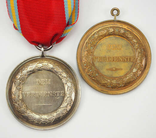 Mecklenburg-Schwerin: Verdienstmedaille (1872-1918), in Silber und Bronze. - photo 2