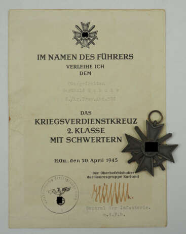 Kriegsverdienstkreuz, 2. Klasse mit Schwertern, mit Urkunde für einen Obergefreiten der 6./ Kr. Trsp. Abt. 592 - Kurland. - photo 1