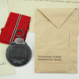 Medaille Winterschlacht im Osten, in Tüte, mit Urkunde für einen gefallenen Leutnant der 4./ Infanterie-Regiment 320. - фото 2