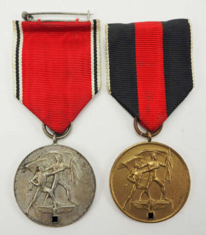 Medaille zur Erinnerung an den 13. März / 1. Oktober 1938. - Foto 1